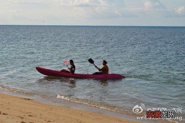 下午误入一海滩,地图上标示为私人领地,两个当地人正在学划皮划艇,她们划起来真是有趣,怎么划都在岸边晃荡,真想上去帮她们..