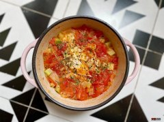 下厨房|北非蛋，用西红柿洋葱和鸡蛋组合成的地中海风味