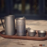 水杯的材质有哪些种类 用纯钛杯子泡茶可以吗