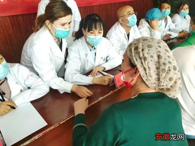 湖州援疆医生送医进社区 居民享受“家门口”的健康服务