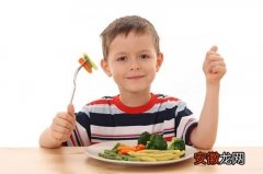 孩子吃饭慢 可能是牙齿咬合力不足 可训练