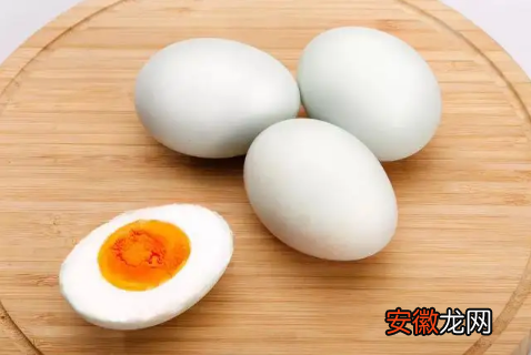 【吃】鹅蛋不适合什么人吃?鹅蛋的禁忌人群
