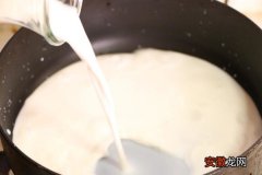 微波炉热牛奶的正确方法 牛奶可以直接放微波炉加热吗
