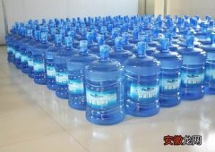 大桶桶装水的容量和保质期 大桶桶装水多少升