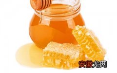 如何利用蜂蜜来达到去眼袋的效果