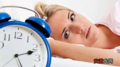 如何摆脱每天晚上睡不着的失眠症状