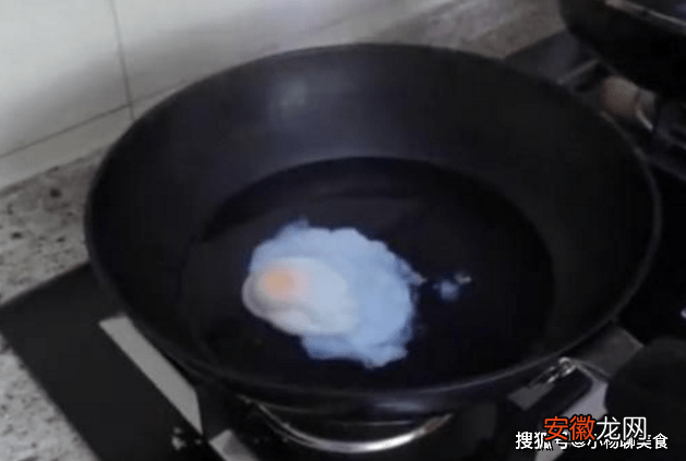 大厨教你一招，煮出来的荷包蛋不散而且又圆又好吃