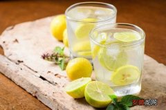 坚持喝一杯柠檬水，隔一天喝一次柠檬水，减肥效果会更好