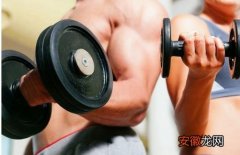 男性健身房做哪些机器可以锻炼胸肌