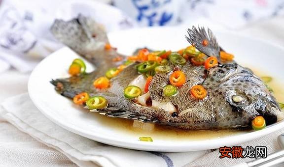 这样做鱼，比清蒸鱼更入味，汤汁经过炖煮更鲜美，孩子更喜欢