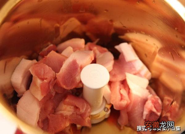 红烧豆腐丸子的制作工艺，营养丰富，常食用对孕妇有很好的滋补作