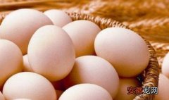 鸡蛋怎么挑？养鸡场大妈说，学会4招，即“看、闻、摇、照”